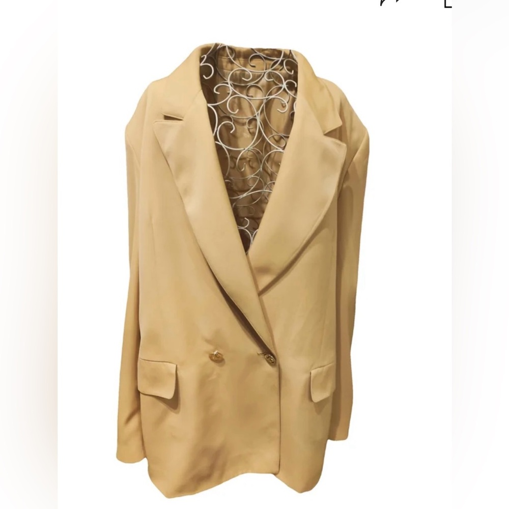 Burberry Yellowish-Beige Double-Breasted Blazer